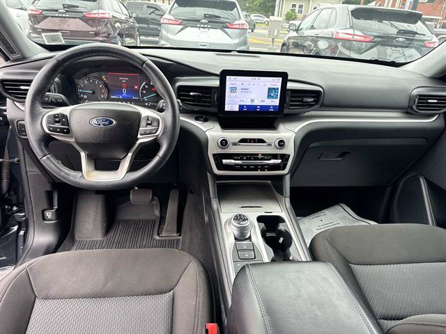 Used 2023 Ford Explorer XLT AWD/4WD image 31