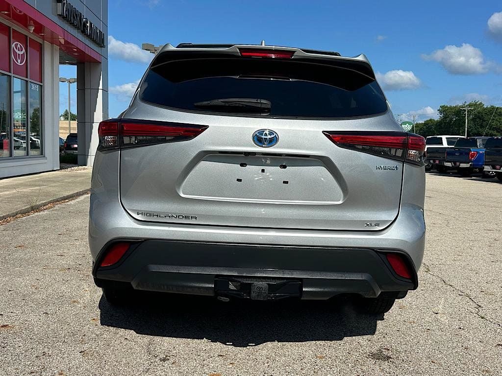 Certified 2020 Toyota Highlander XLE AWD/4WD image 4