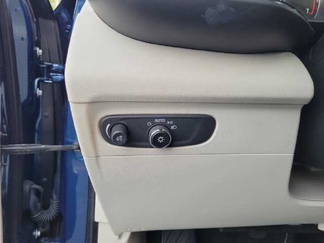 Used 2023 Buick Envision Avenir AWD/4WD image 21