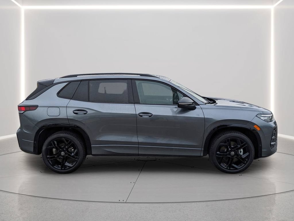 New 2026 Volkswagen Tiguan SE R-Line AWD/4WD image 11