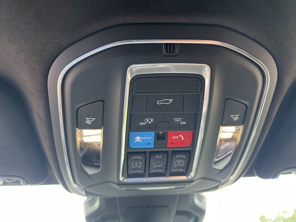 New 2025 Jeep Wagoneer S Launch Edition image 30