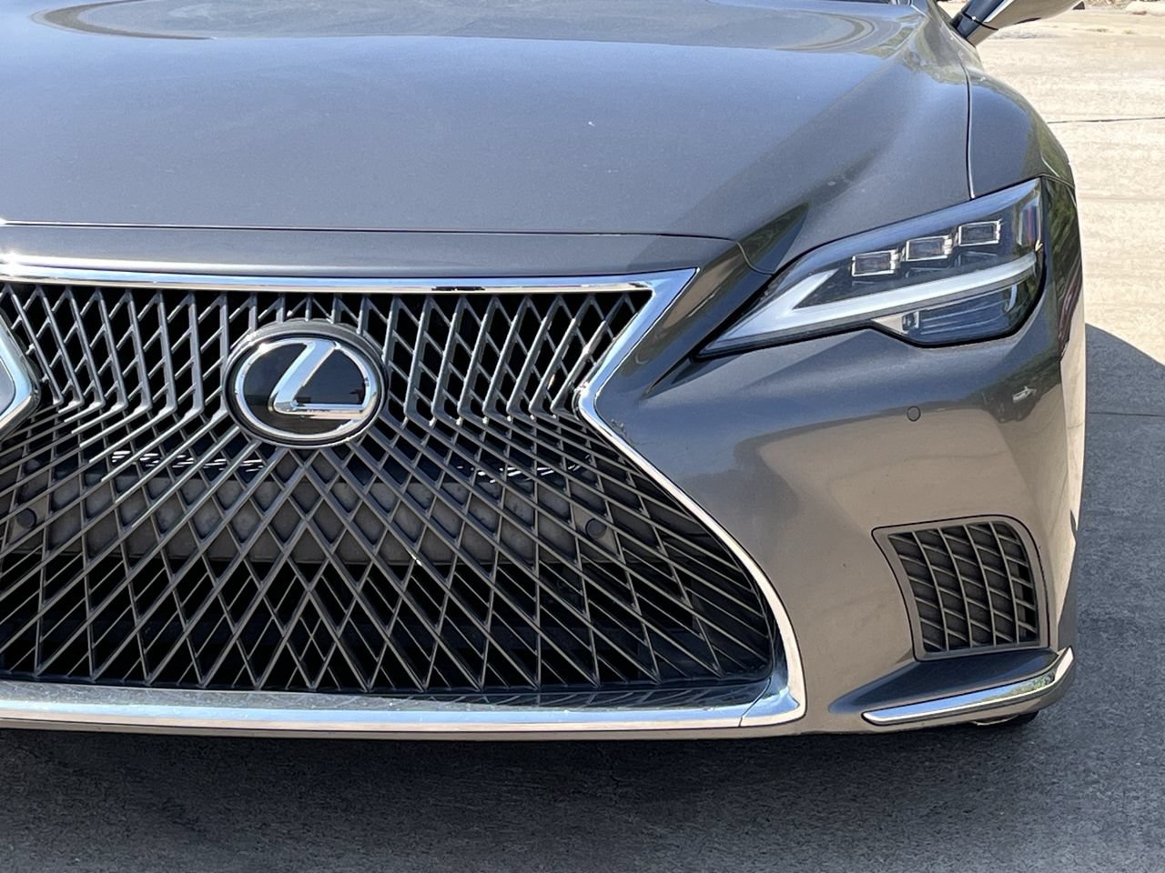 Used 2021 Lexus LS 500 w/ Accessory Package (Z2) RWD image 8
