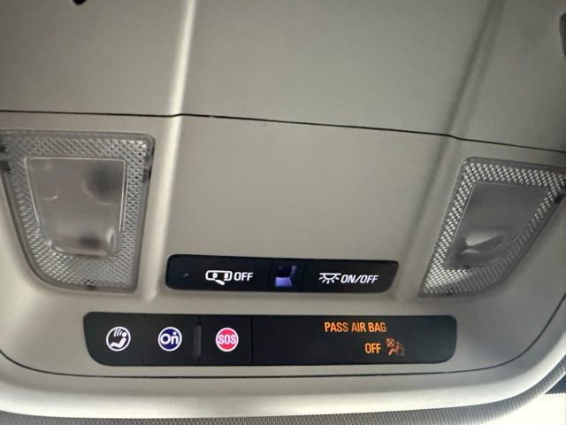 Used 2021 Chevrolet Traverse LT image 24