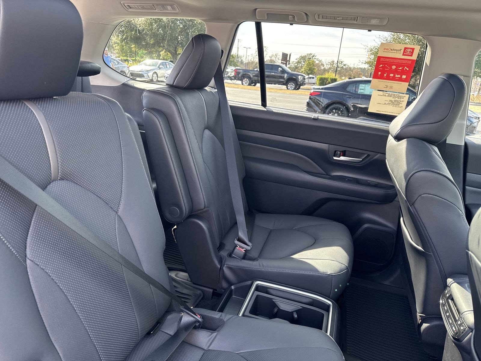 New 2025 Toyota Grand Highlander AWD image 30