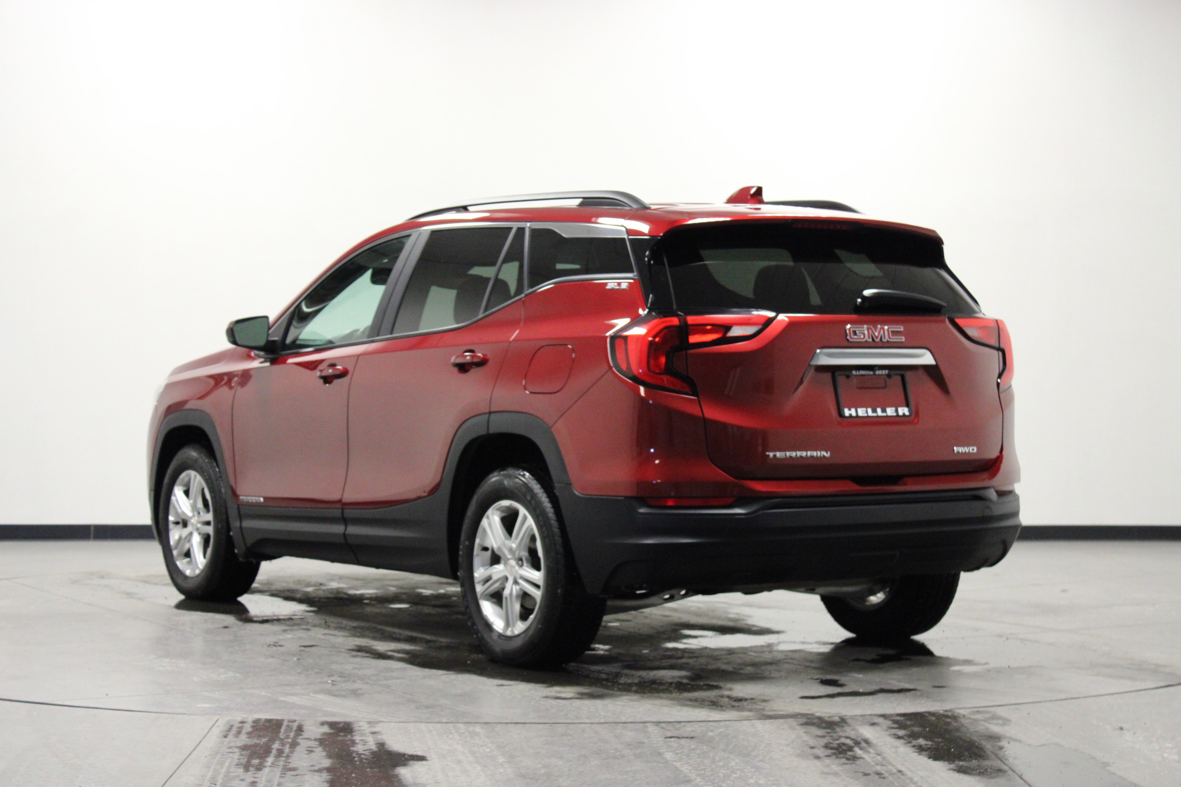 Used 2021 GMC Terrain SLE w/ Driver Convenience Package image 6