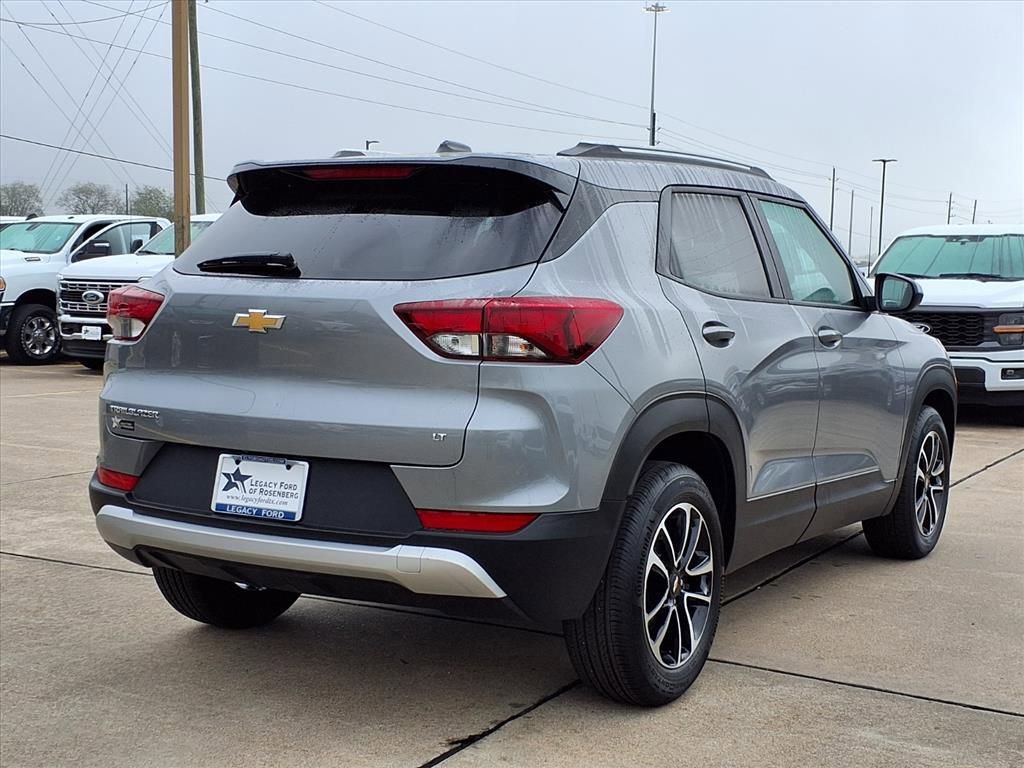 Used 2026 Chevrolet TrailBlazer LT image 2