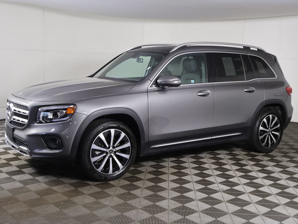 Used 2023 Mercedes-Benz GLB 250 4MATIC w/ Premium Package image 8