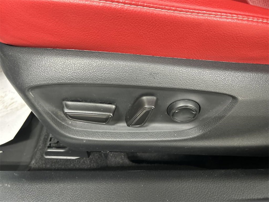 Used 2019 Toyota Camry XSE image 12