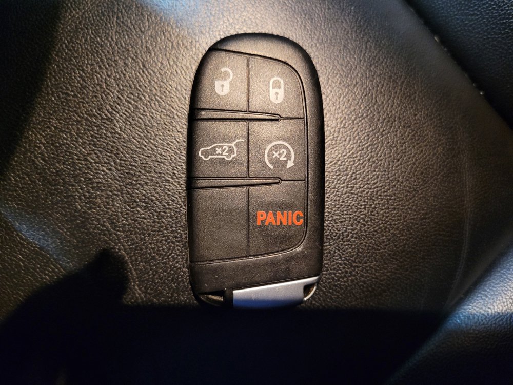 Used 2021 Jeep Grand Cherokee Limited AWD/4WD image 32