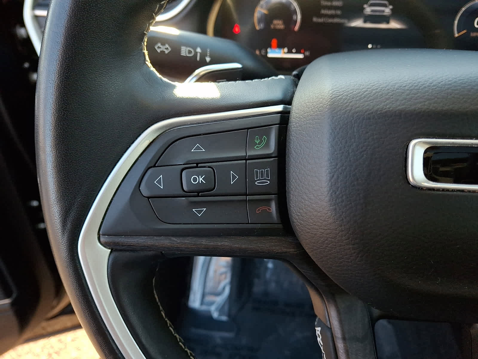 Used 2021 Jeep Grand Cherokee L Limited image 23