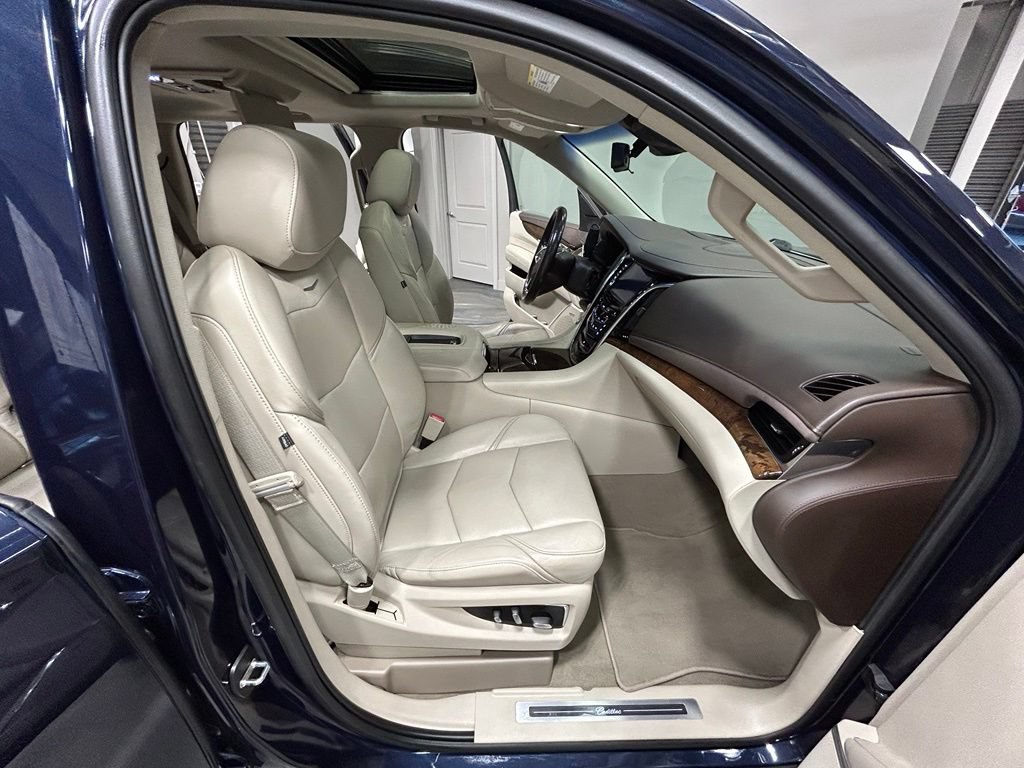 Used 2017 Cadillac Escalade Premium Luxury AWD/4WD image 41