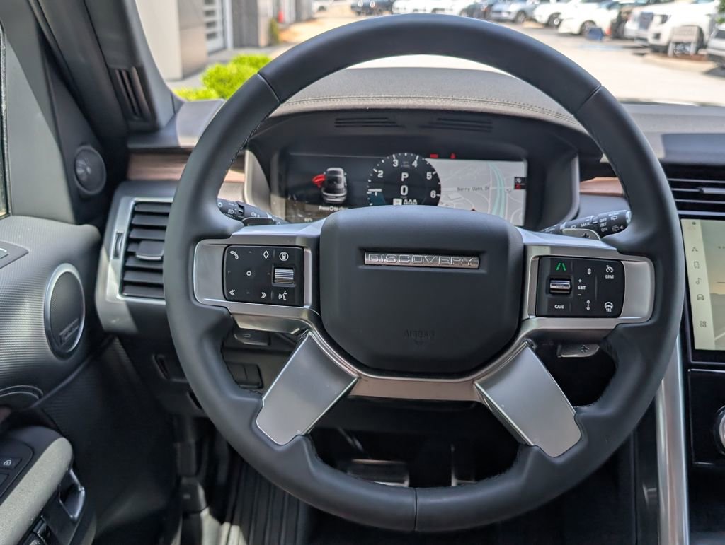 Certified 2024 Land Rover Discovery Dynamic SE AWD/4WD image 24