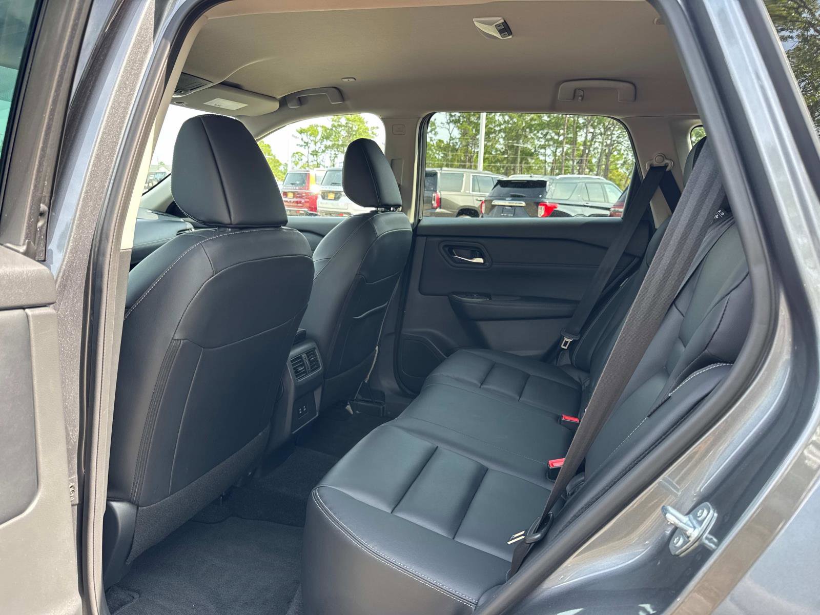 Used 2026 Nissan Rogue SL image 15