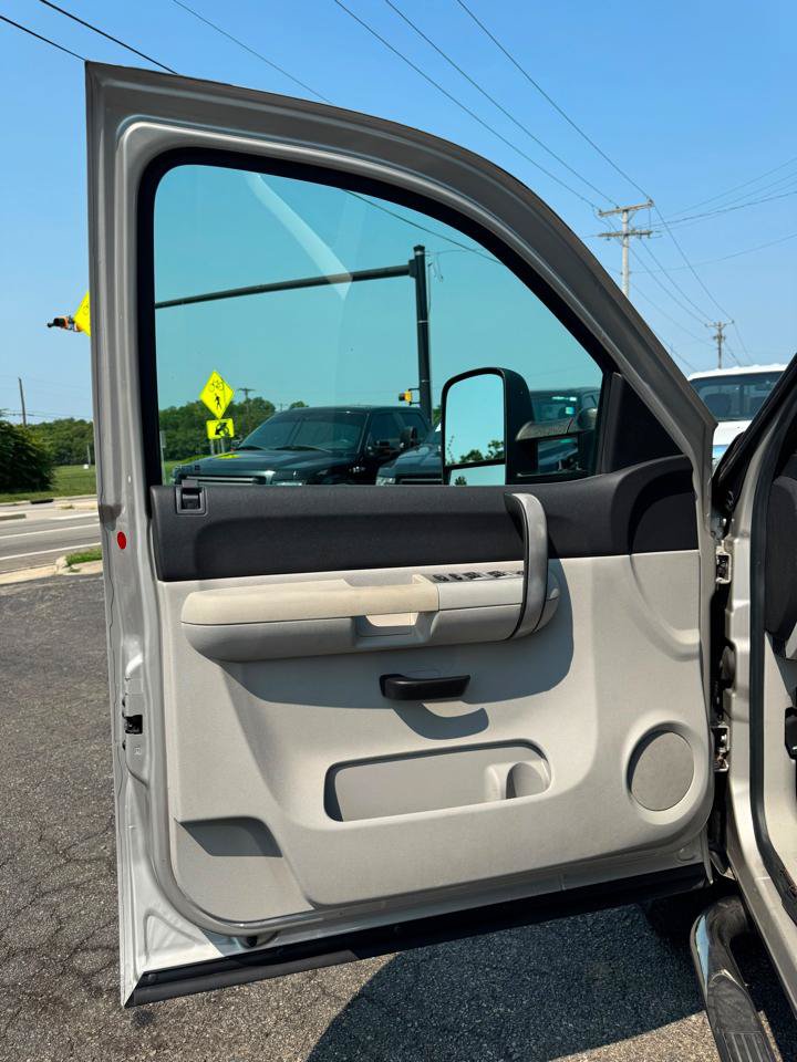Used 2008 Chevrolet Silverado 2500 LT AWD/4WD image 13
