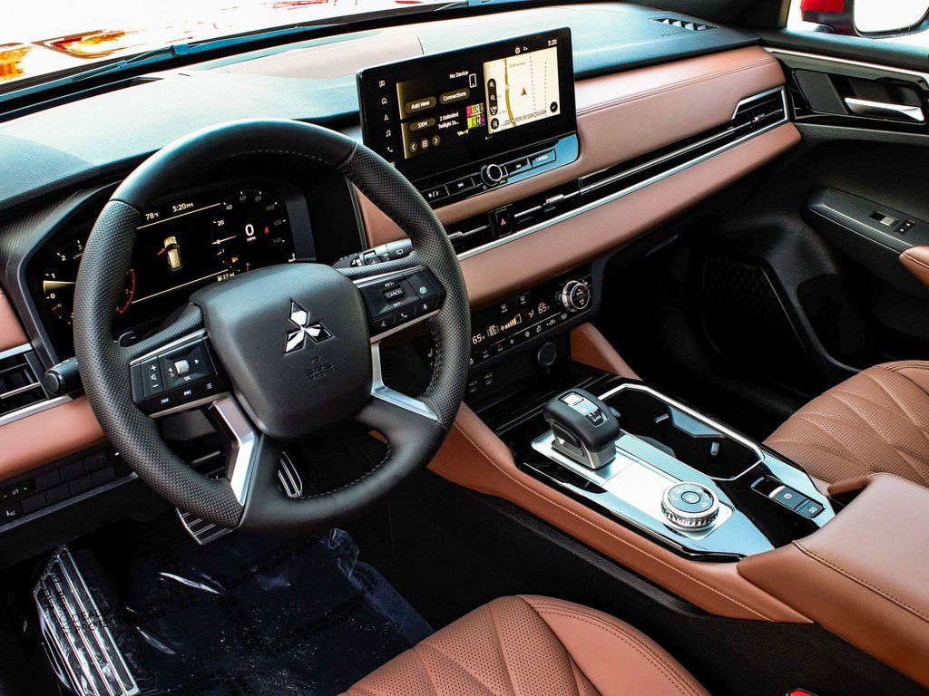 New 2025 Mitsubishi Outlander SEL image 16