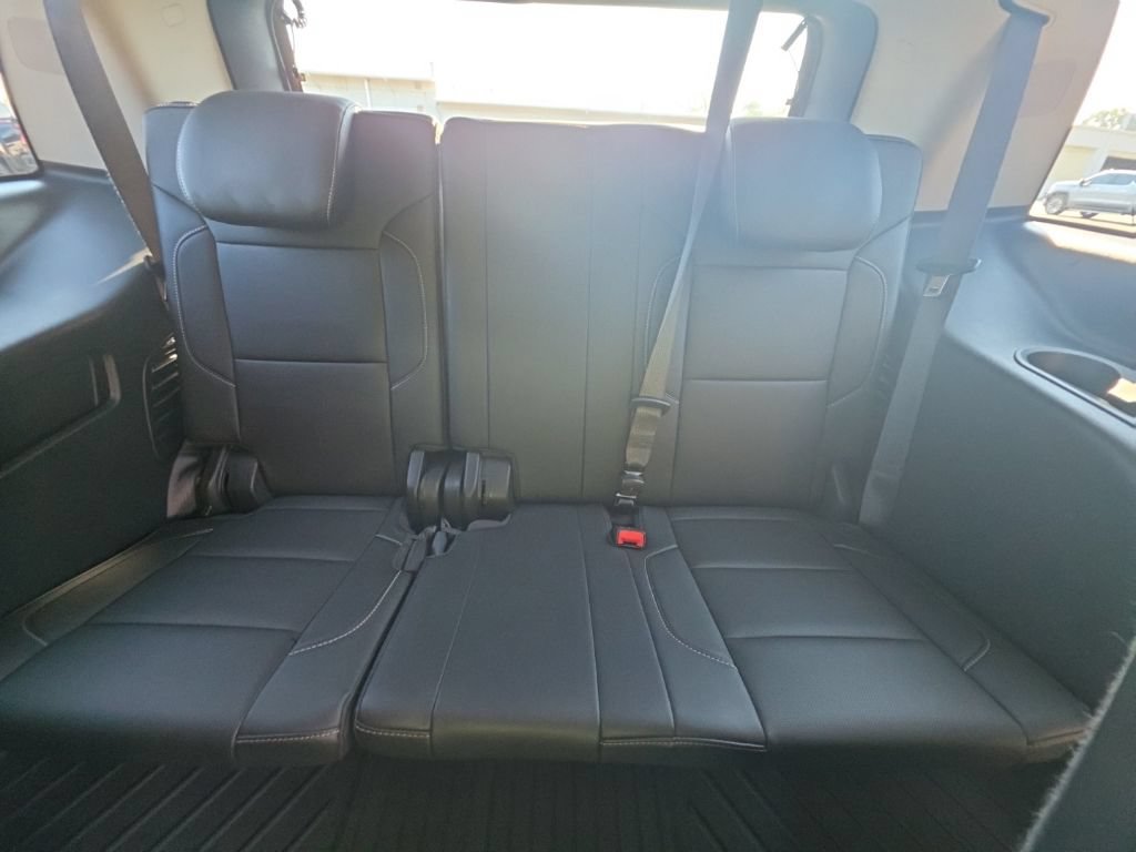 Used 2020 GMC Yukon SLT w/ Premium Edition RWD image 23