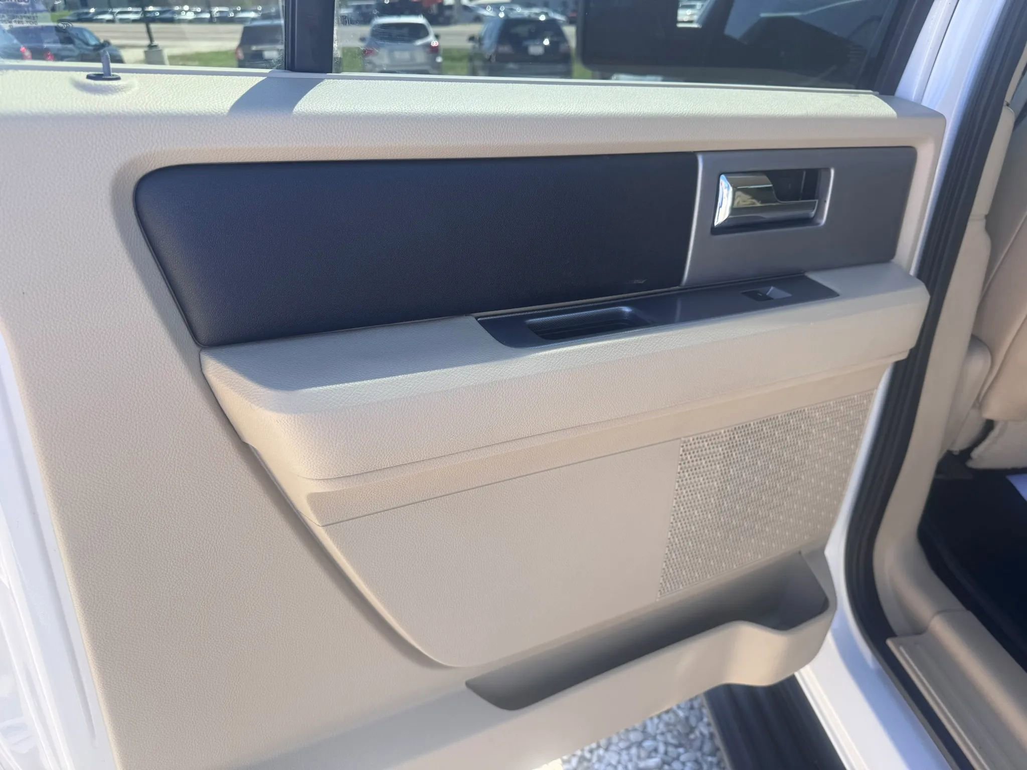 Used 2015 Ford Expedition EL XLT w/ Equipment Group 202A image 21