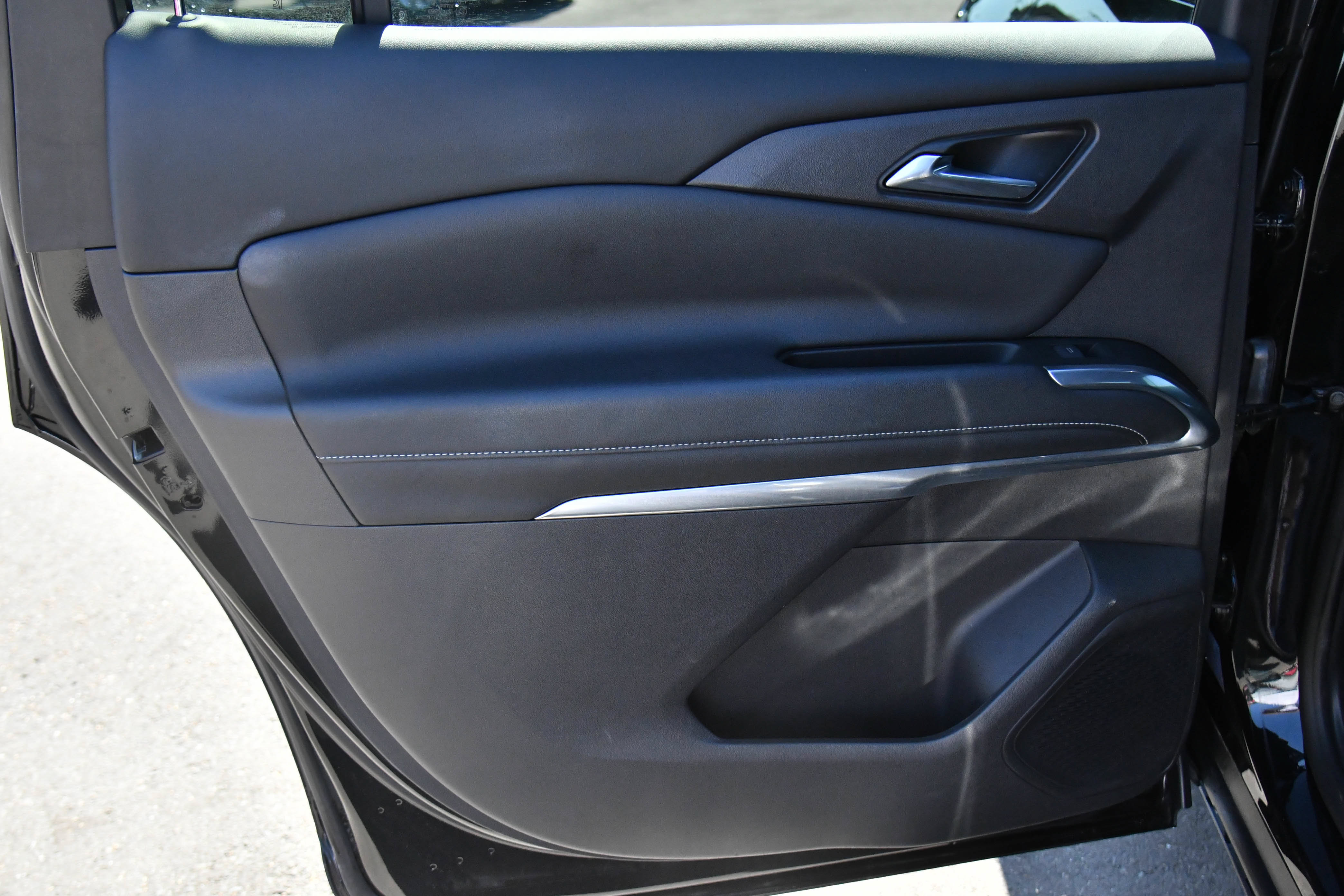 Used 2024 Chevrolet Traverse LT FWD image 43