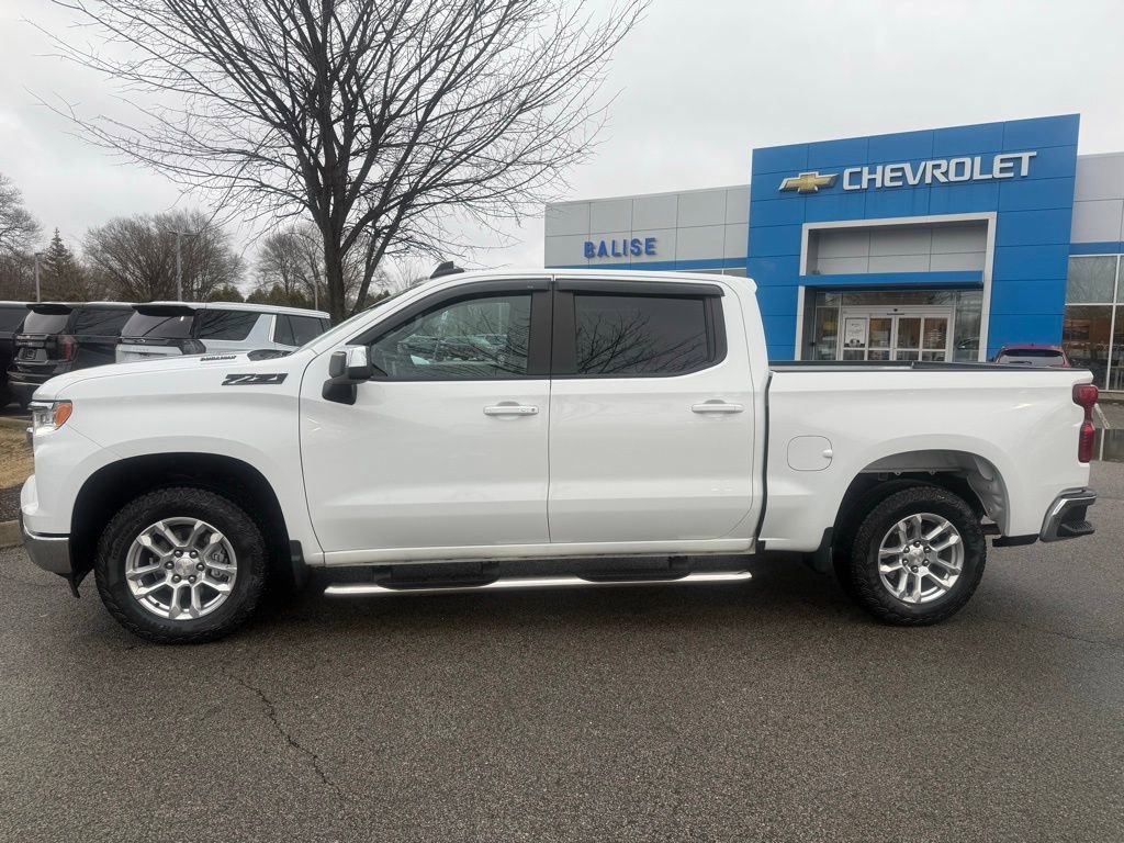 Used 2023 Chevrolet Silverado 1500 LT w/ Z71 Off-Road Package image 2