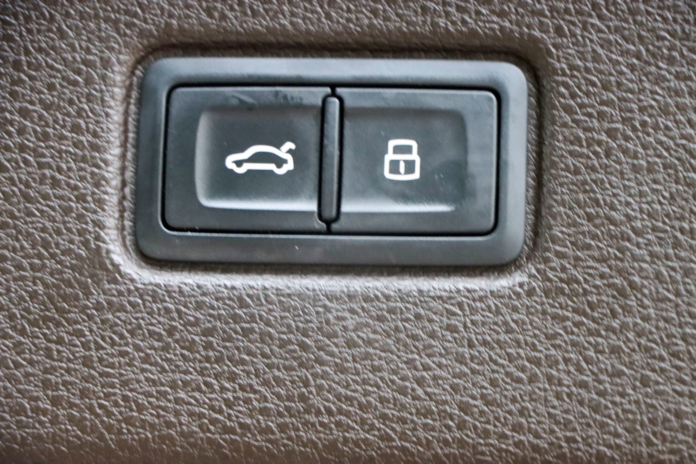 Used 2018 Audi Q7 3.0T Prestige image 30