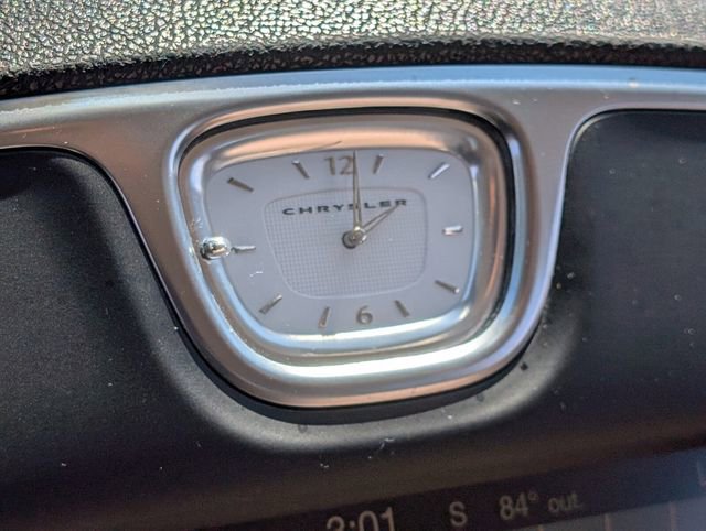 Used 2016 Chrysler 300 C image 29