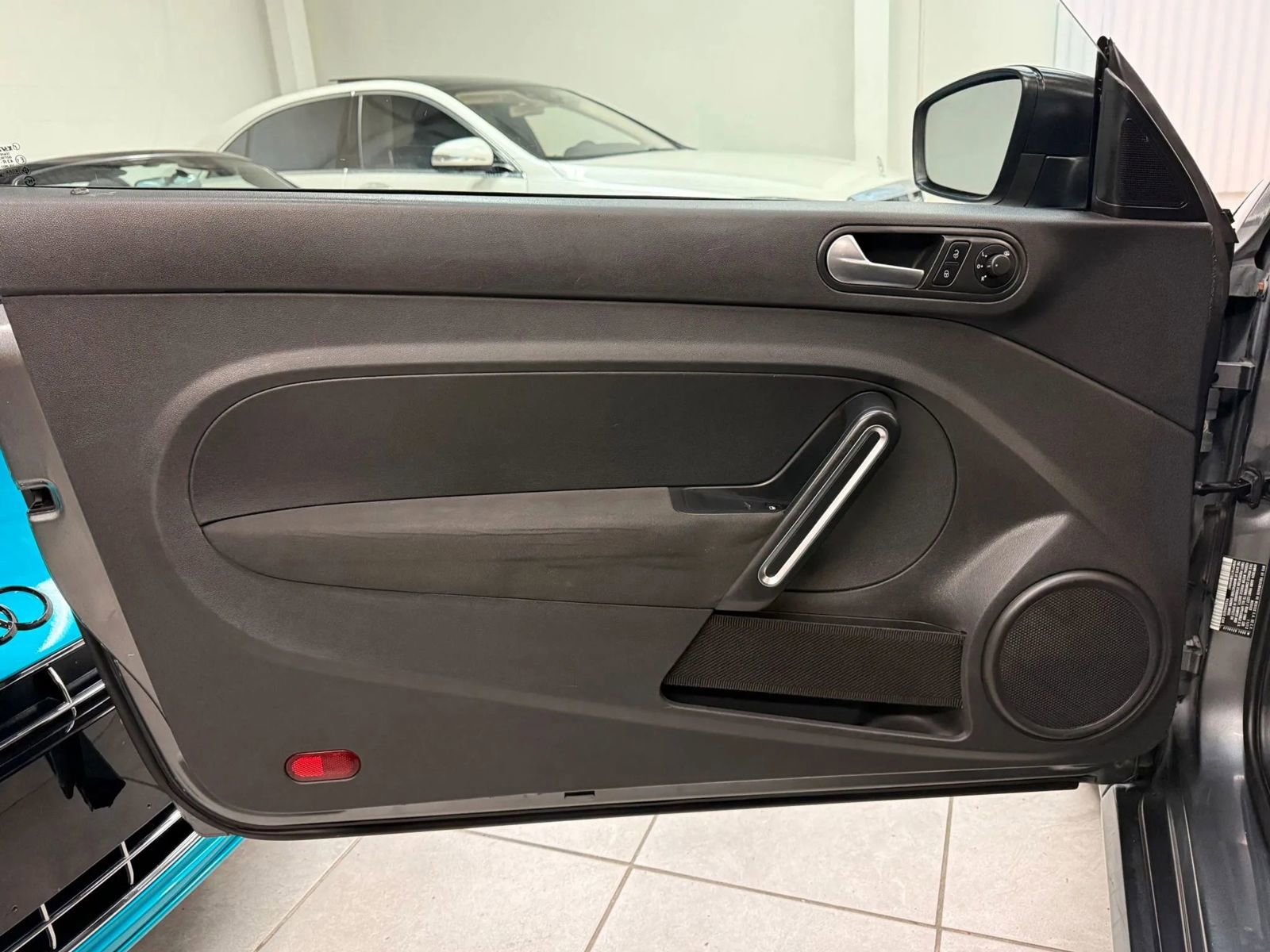 Used 2013 Volkswagen Beetle 2.5 image 14