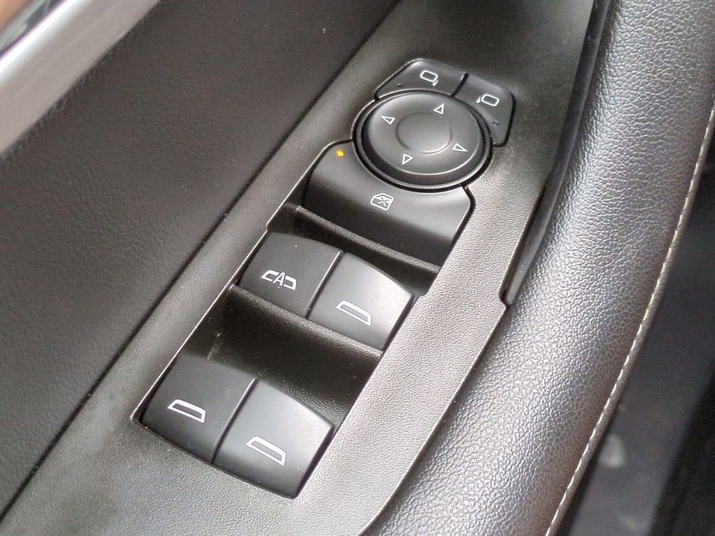 Used 2025 Chevrolet Blazer LT image 24