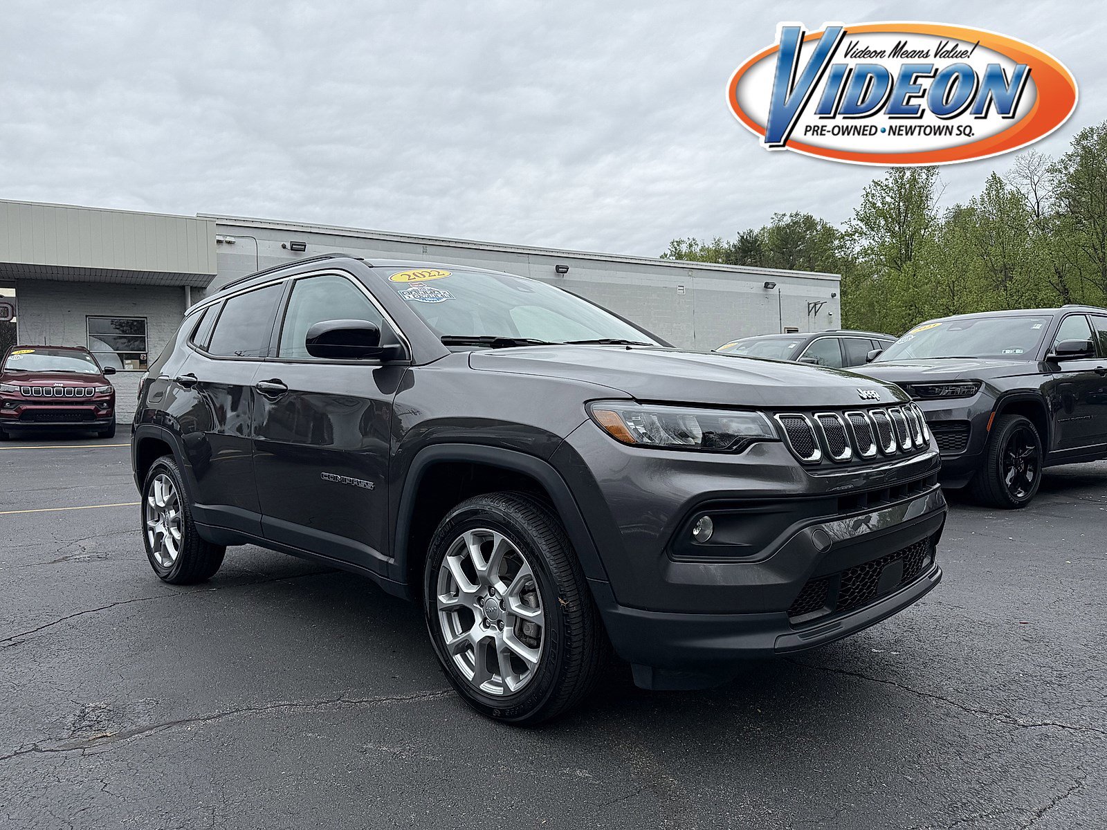 Used 2022 Jeep Compass Latitude AWD/4WD image 1