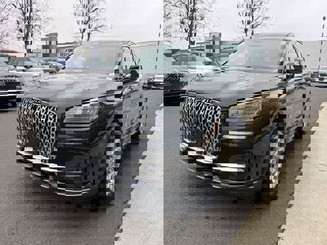 Used 2023 Lincoln Corsair Standard image 3