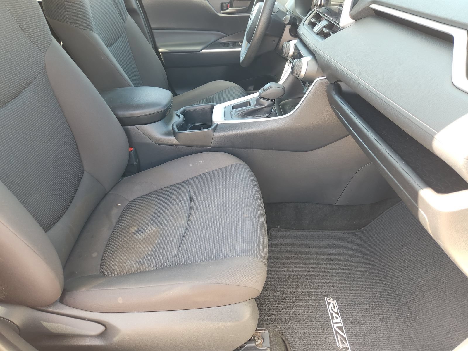 Used 2024 Toyota RAV4 LE FWD image 17