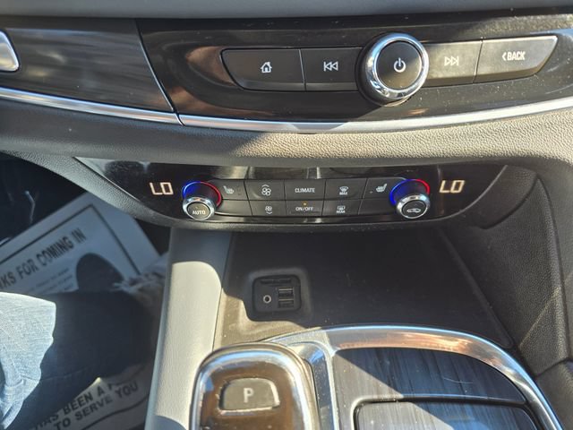 Used 2020 Buick Enclave Essence w/ Sound and Sites Package AWD/4WD image 24