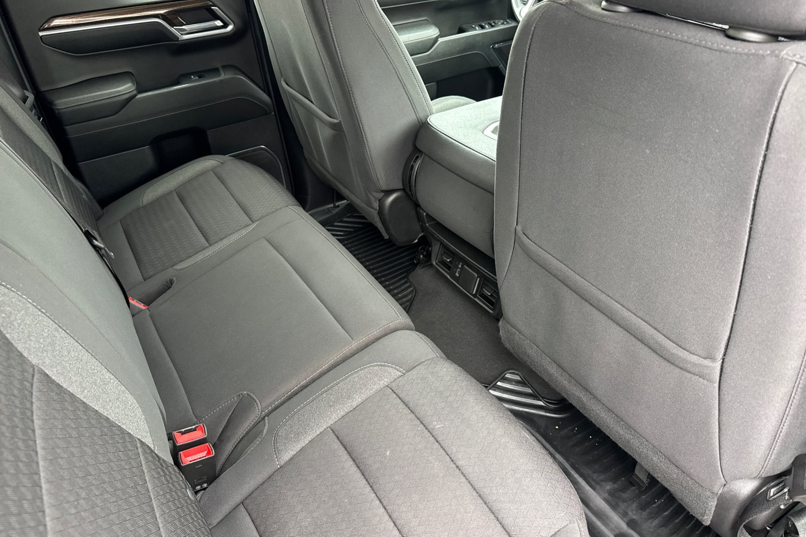 Used 2023 Chevrolet Silverado 1500 LT AWD/4WD image 18