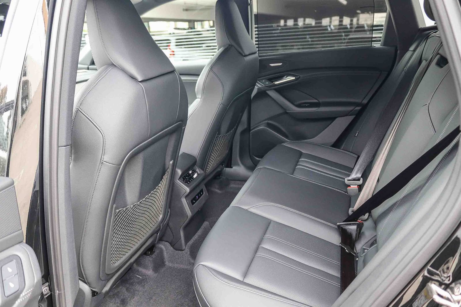 New 2027 Audi SQ6 e-tron Prestige AWD/4WD image 17