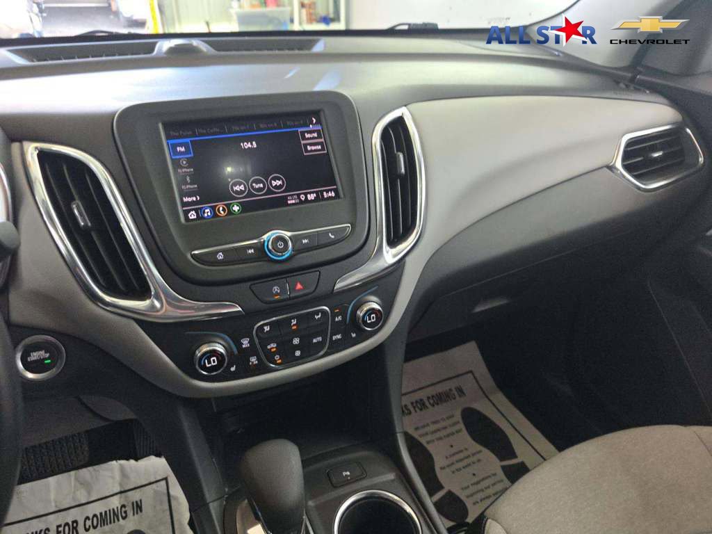 Used 2023 Chevrolet Equinox LT FWD image 2