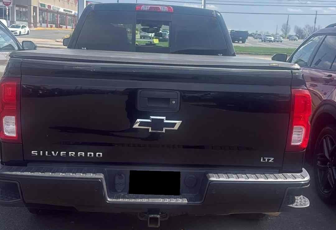 Used 2017 Chevrolet Silverado 1500 LTZ Z71 w/ LTZ Plus Package image 6
