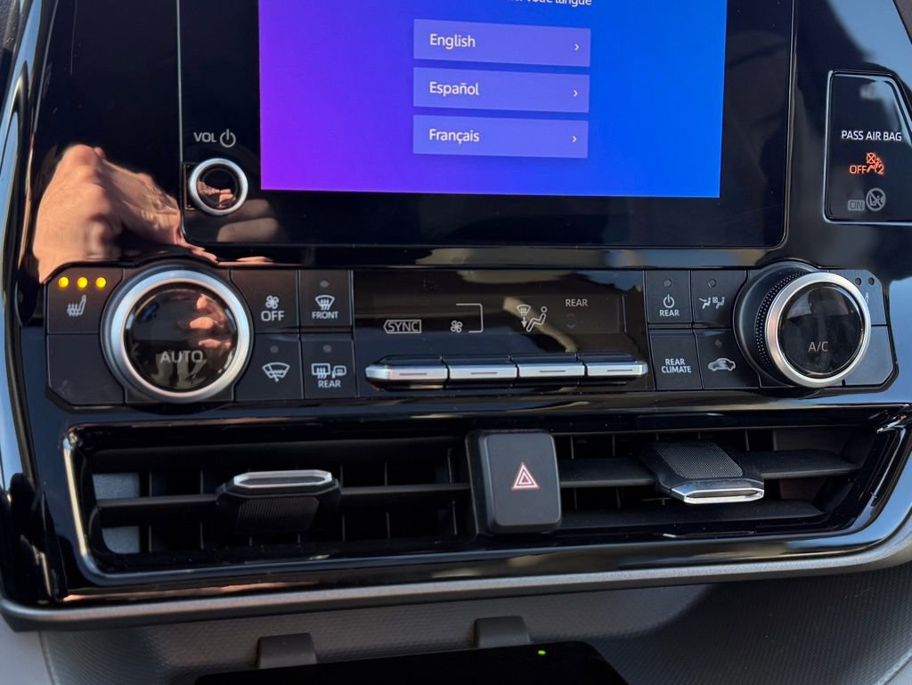 Certified 2025 Toyota Highlander XLE image 19