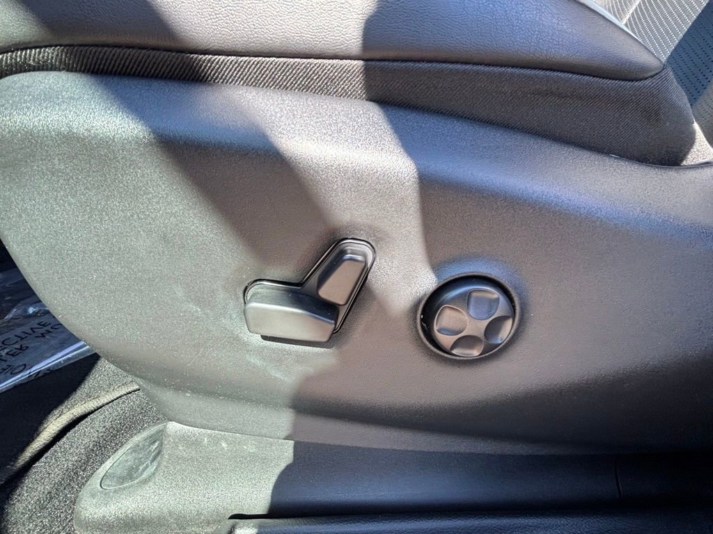 Used 2025 Chrysler Pacifica Limited w/ Trailer Tow Group image 13