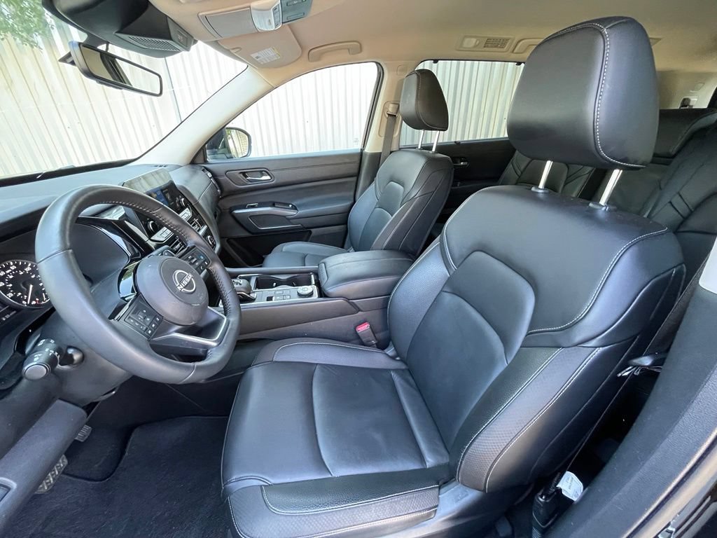 Used 2025 Nissan Pathfinder SL AWD/4WD image 23