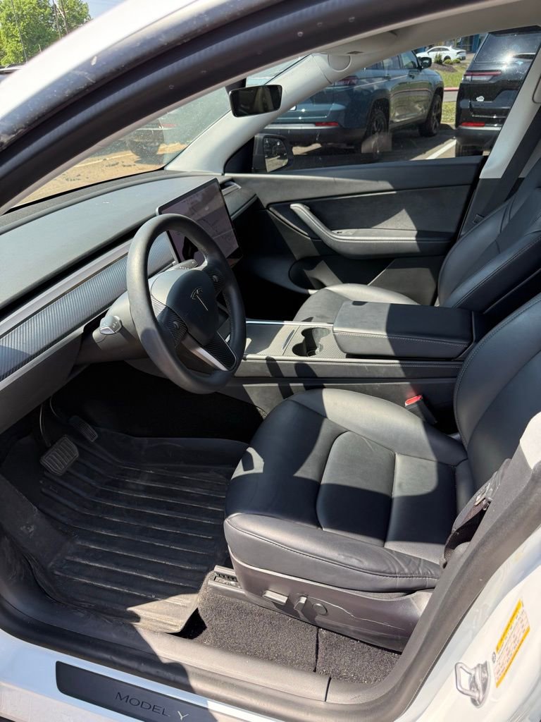 Used 2021 Tesla Model Y Long Range image 14