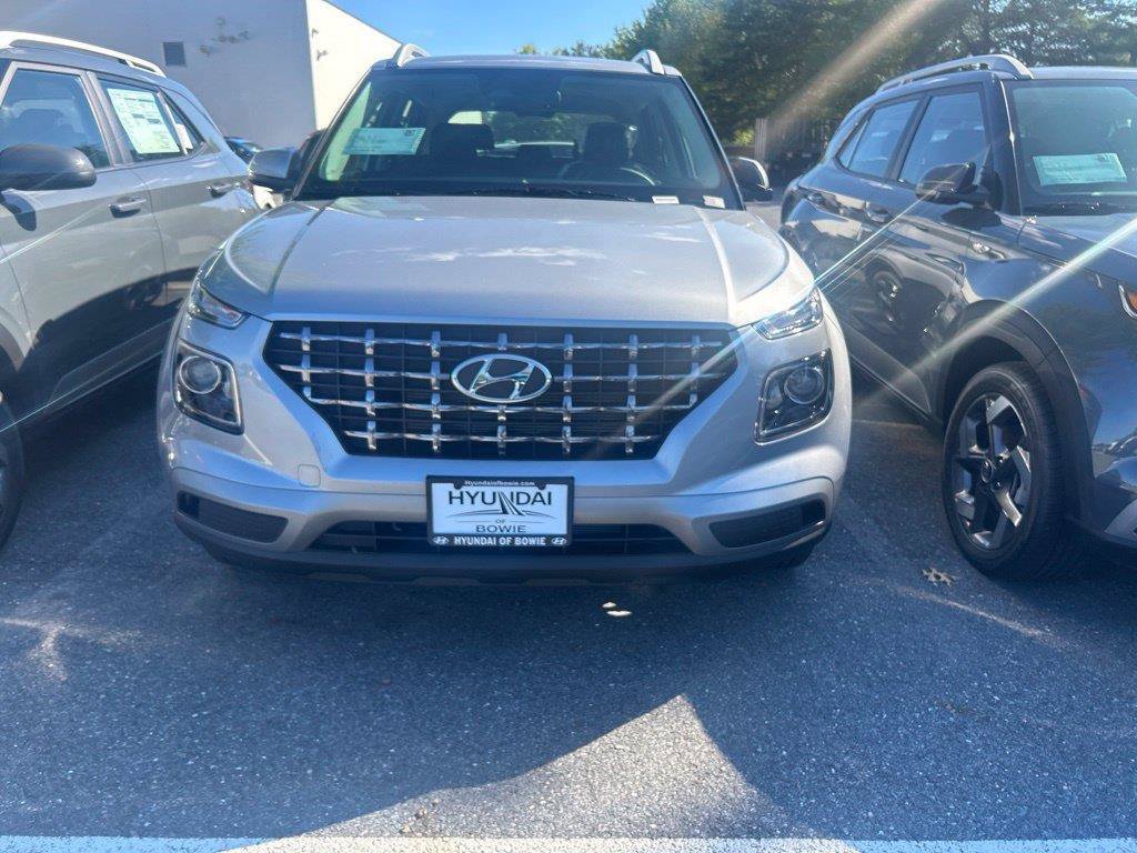 New 2026 Hyundai Venue SEL FWD image 2