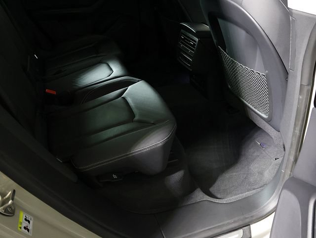 Used 2023 Audi Q8 Premium w/ Convenience Package AWD/4WD image 33