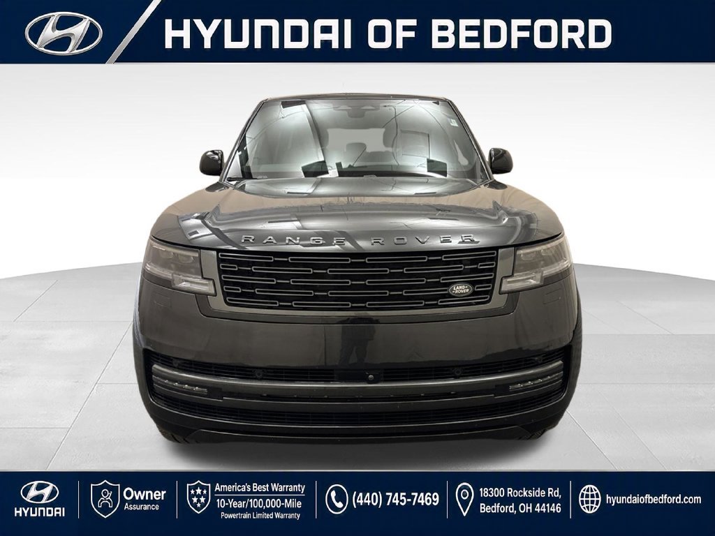 Used 2025 Land Rover Range Rover SE AWD/4WD image 2