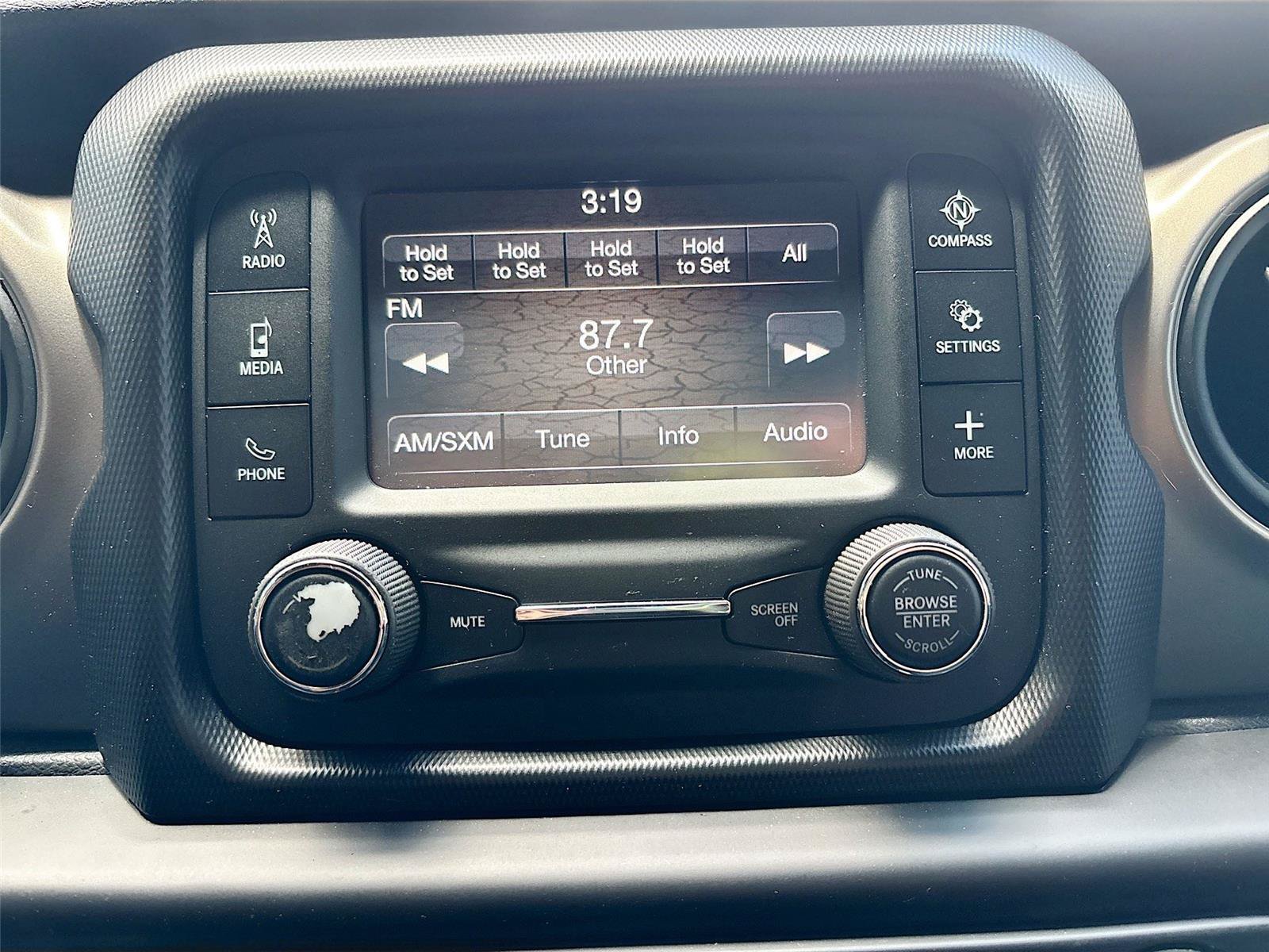 Used 2018 Jeep Wrangler Unlimited Sport S AWD/4WD image 15
