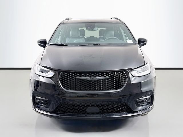 New 2026 Chrysler Pacifica Select w/ S Appearance Package image 2