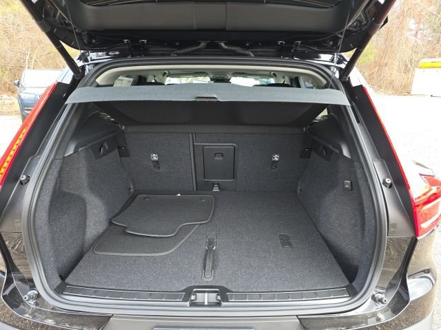 New 2026 Volvo XC40 B5 Plus AWD/4WD image 17