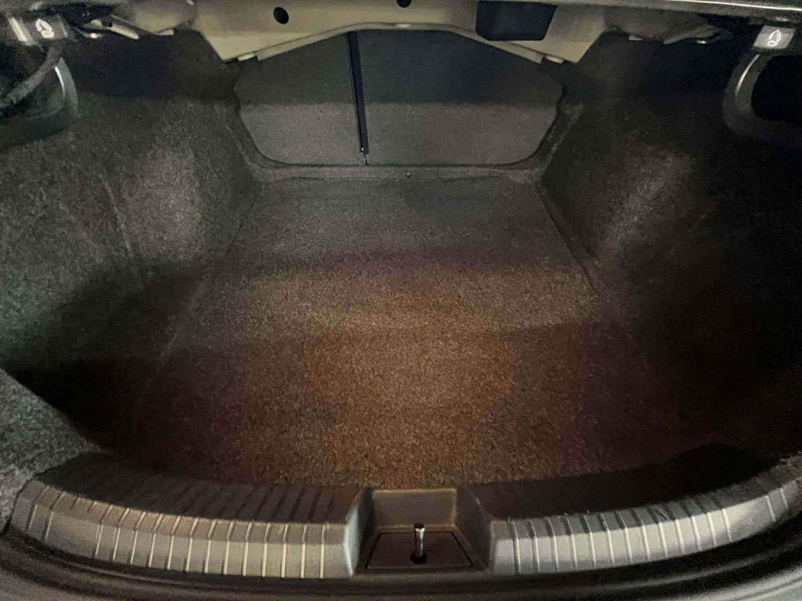 Used 2025 Volkswagen Jetta SE image 32