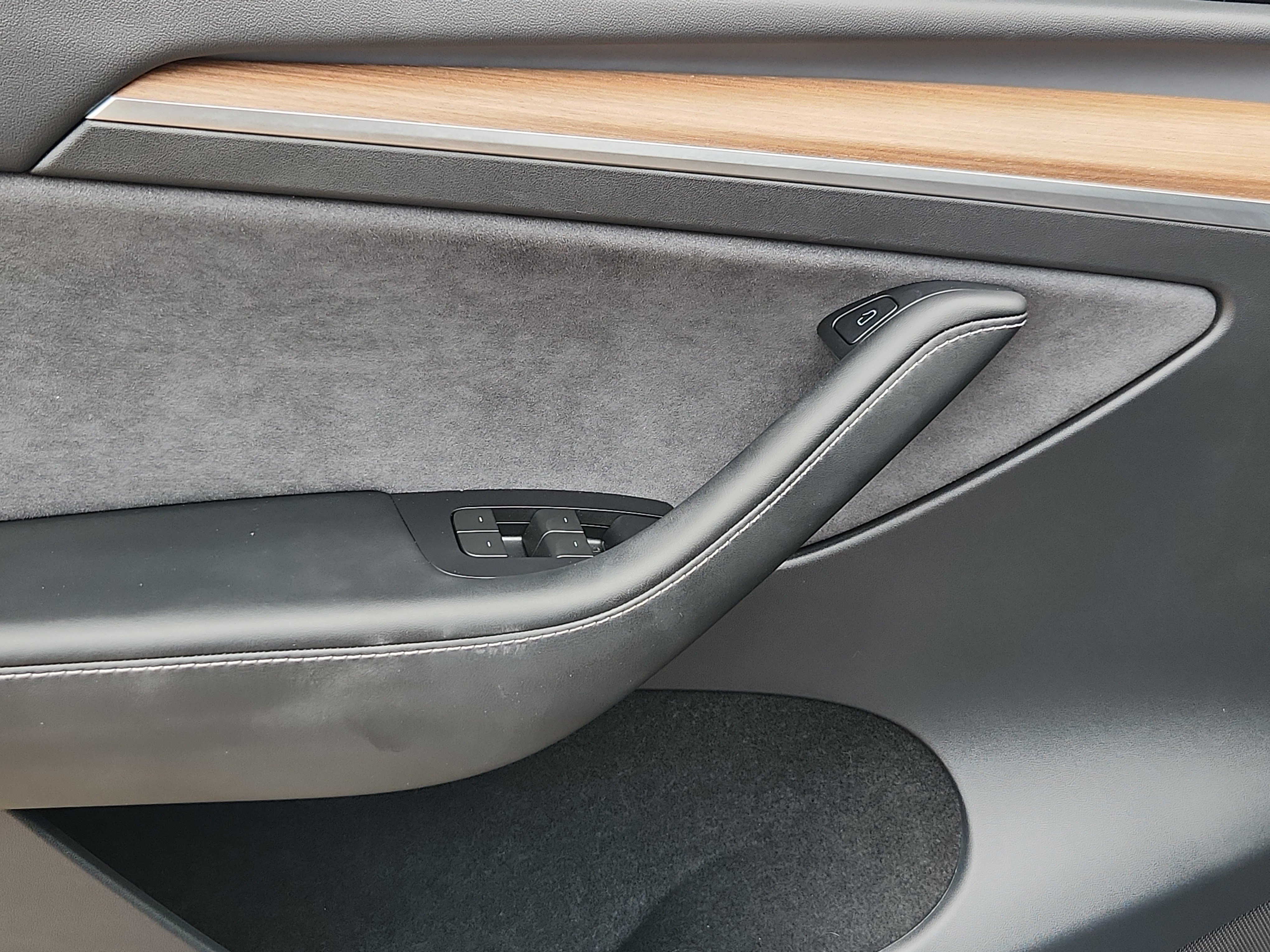Used 2023 Tesla Model Y AWD image 8