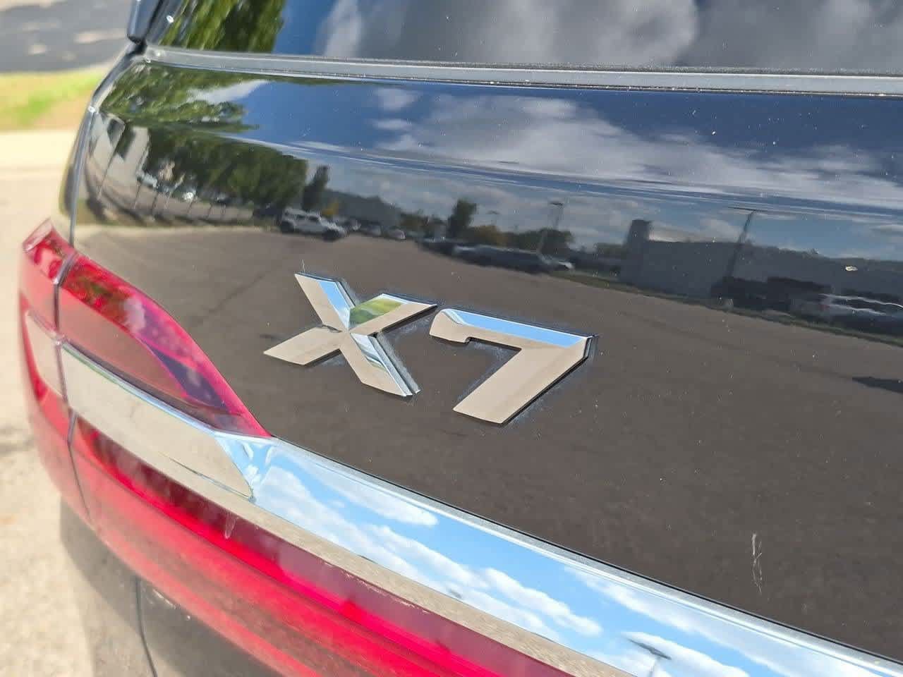 Used 2022 BMW X7 xDrive40i w/ Premium Package AWD/4WD image 12