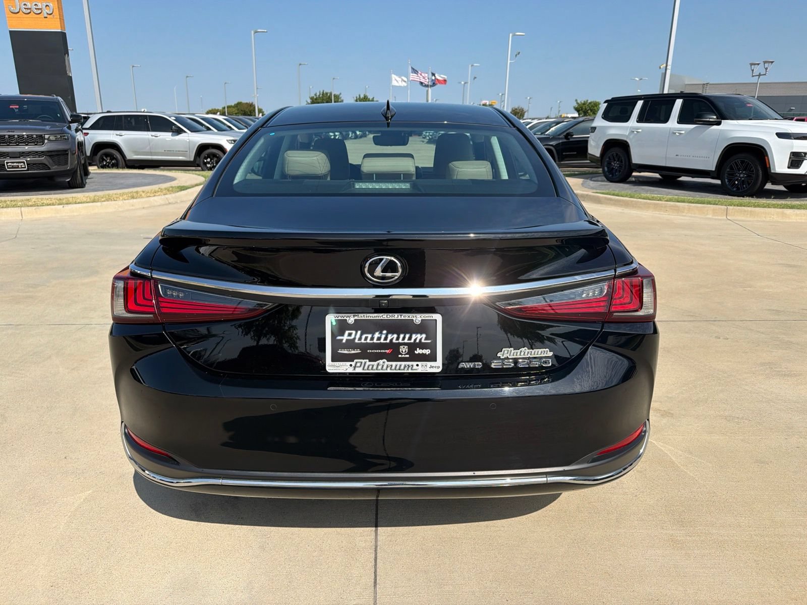 Used 2021 Lexus ES 250 w/ Premium Package AWD/4WD image 4