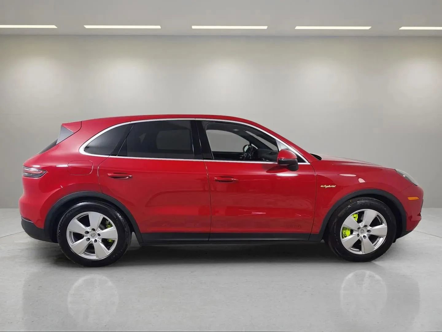 Used 2021 Porsche Cayenne E-Hybrid Sport Utility 4D image 8